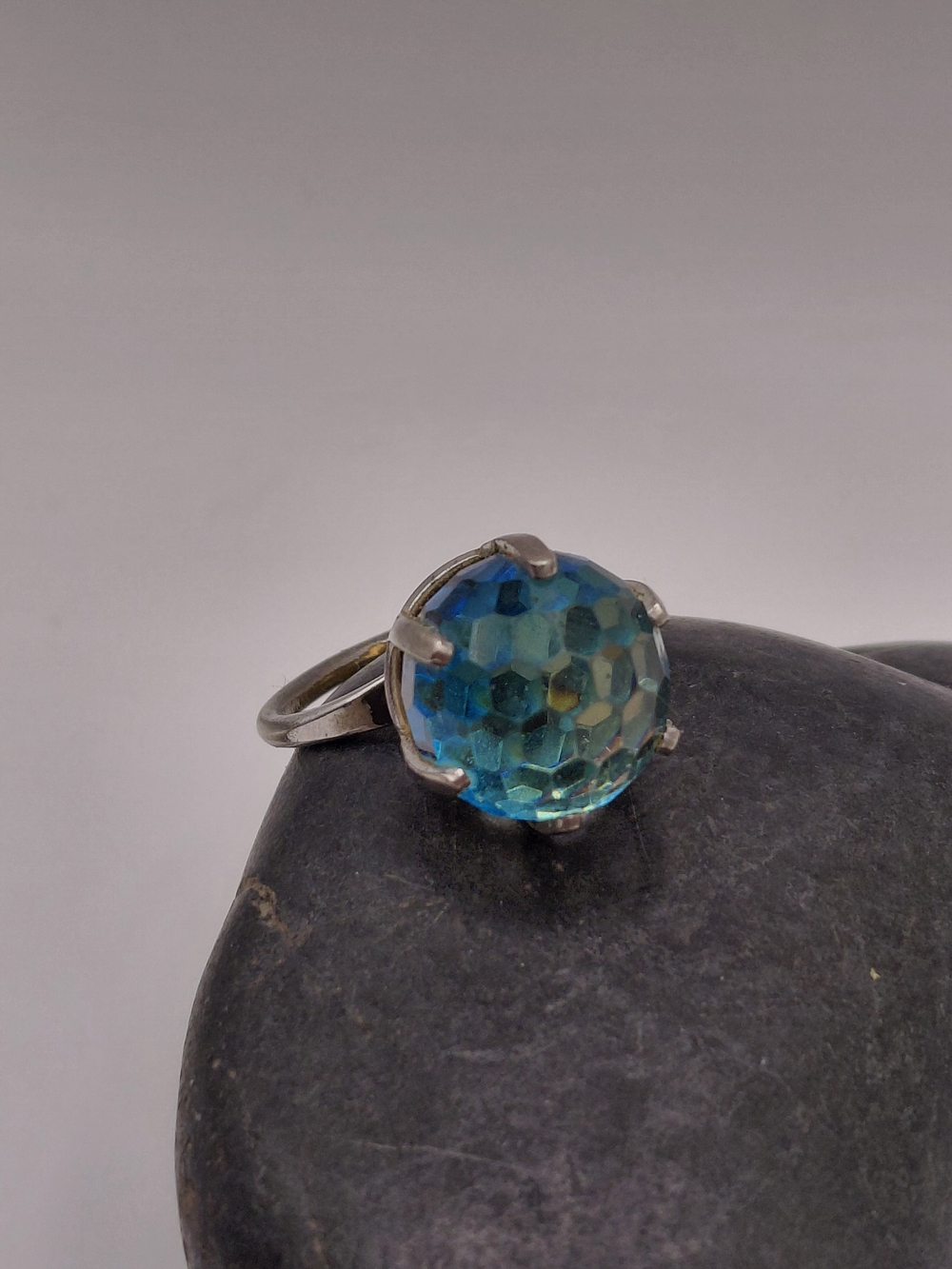 Vintage SARAH COVENTRY "Bermuda Blue" Disco Ball Glass Prism Ring Adjustable